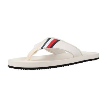 Tommy Hilfiger  COMFORTABLE PADDED BEACH  Sandále Biela