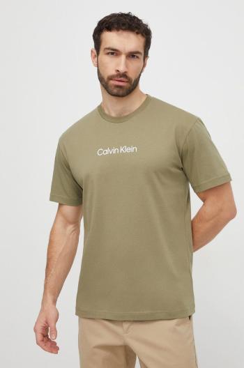 Bavlnené tričko Calvin Klein zelená farba,vzorované,K10K111346