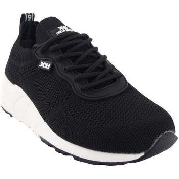 Xti  Univerzálna športová obuv Dámske topánky  36801 čierne  Čierna