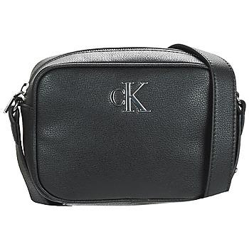 Calvin Klein Jeans  Tašky cez rameno MINIMAL MONOGRAM CAMERA BAG18  Čierna