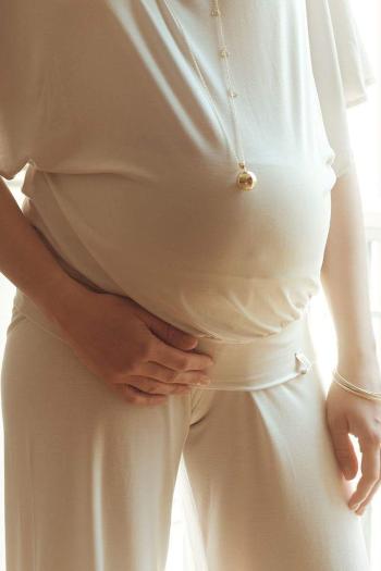Smotanové tehotenské trojštvrťové nohavice na doma Origin