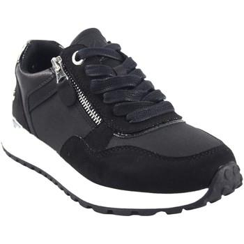 Xti  Univerzálna športová obuv Dámske topánky  36719 čierne  Čierna