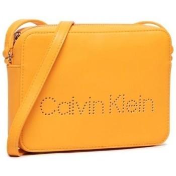 Calvin Klein Jeans  Kabelky K60K609123SCD  Žltá