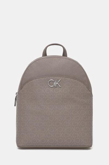 Ruksak Calvin Klein dámsky, hnedá farba, malý, vzorovaný, K60K612540