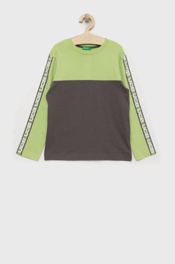 Detská bavlnená košeľa s dlhým rukávom United Colors of Benetton zelená farba, s nášivkou