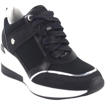 Xti  Univerzálna športová obuv Dámske sandále  36758 čierne  Čierna
