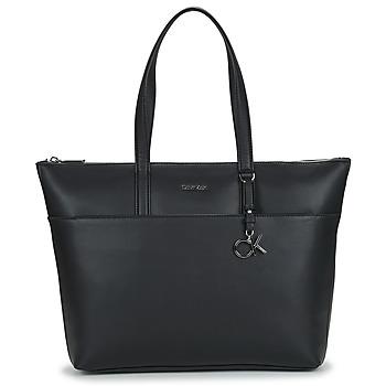 Calvin Klein Jeans  Veľká nákupná taška/Nákupná taška CK MUST SHOPPER LG W/SLIP PKT  Čierna