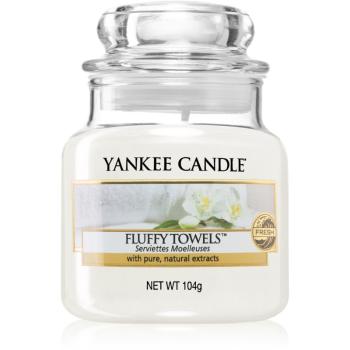 Yankee Candle Fluffy Towels vonná sviečka Classic stredná 104 g
