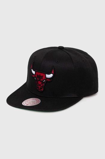 Šiltovka Mitchell&Ness CHICAGO BULLS čierna farba, s nášivkou