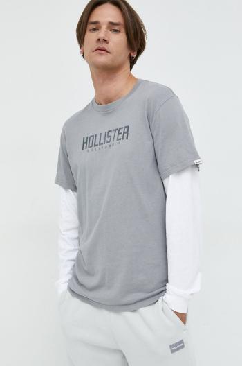 Bavlnené tričko s dlhým rukávom Hollister Co. šedá farba, s potlačou