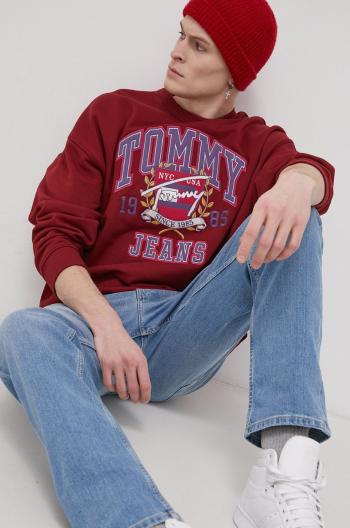 Bavlnená mikina Tommy Jeans pánska, bordová farba, s nášivkou