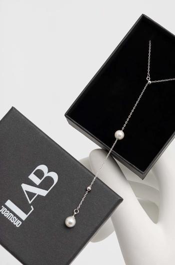 strieborný náhrdelník Answear Lab X limitovaná kolekcia SISTERHOOD