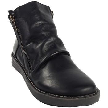Chacal  Univerzálna športová obuv Dámska členková obuv  6038 čierna  Čierna