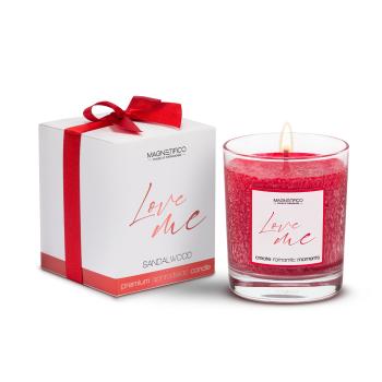 Magnetifico Power Of Pheromones Vonná sviečka Love me Sandalwood (Scented Candle) 125 g