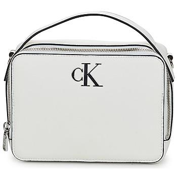 Calvin Klein Jeans  Tašky cez rameno MINIMAL MONOGRAM CAMERA BAG18  Biela