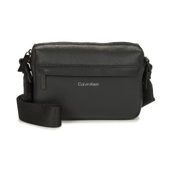 Calvin Klein Jeans  CK MUST CAMERA BAG  Vrecúška/Malé kabelky Čierna