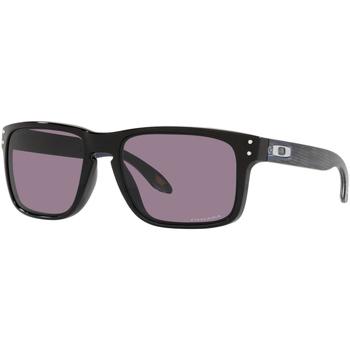 Oakley  Slnečné okuliare 9102-U6  Čierna