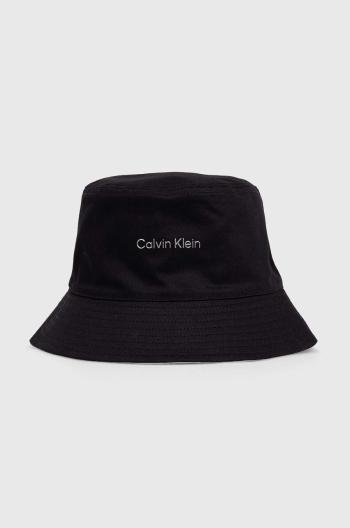 Obojstranný bavlnený klobúk Calvin Klein čierna farba, bavlnený