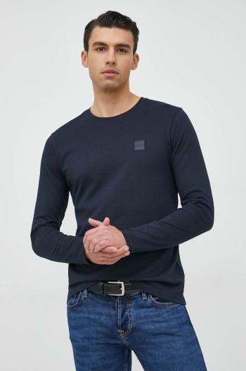 Bavlnené tričko s dlhým rukávom BOSS Boss Casual , tmavomodrá farba, s nášivkou