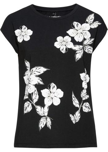 Tričko s kvetovaným vzorom