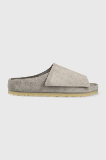 Semišové šľapky Birkenstock pánske, šedá farba