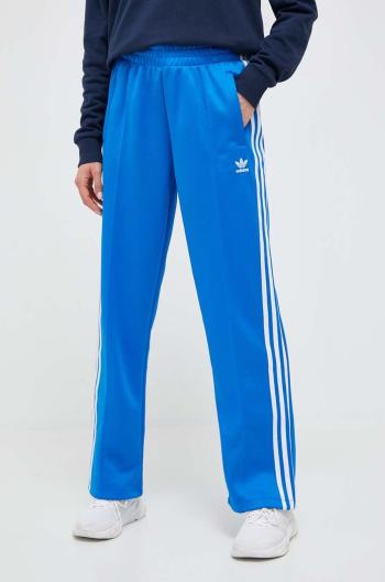 Tepláky adidas Originals s nášivkou