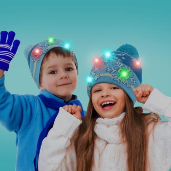 Vianočná čiapka - s farebným LED , so strapcom, na batérie - modrá