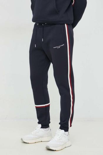 Tepláky Tommy Hilfiger pánske, tmavomodrá farba, s nášivkou