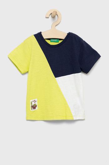 Detské bavlnené tričko United Colors of Benetton s nášivkou