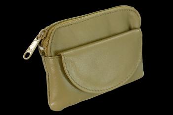 Zelená kožená klíčenka se zipovou a klopnovou kapsičkou 619-0365-55