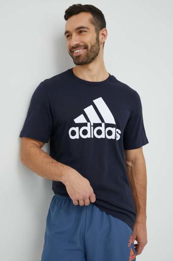 Bavlnené tričko adidas tmavomodrá farba, s potlačou