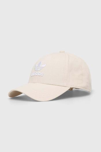 Bavlnená šiltovka adidas Originals béžová farba, s nášivkou,  IS4624