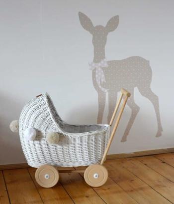 Prútený kočík pre bábiky Lilu - biely White stroller