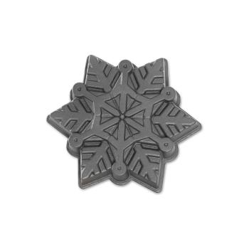 Forma na pečenie v striebornej farbe Nordic Ware Snowflake, 1,4 l