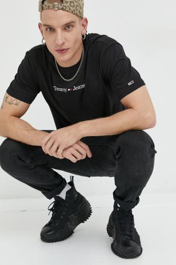 Bavlnené tričko Tommy Jeans čierna farba, s nášivkou