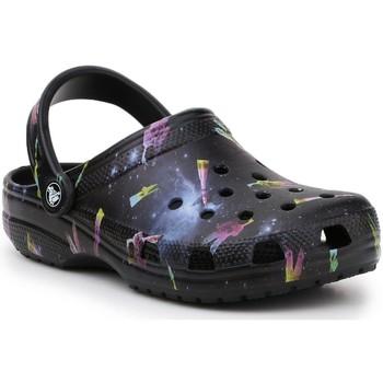 Crocs  Sandále Classic Out Of This World II 206818-001  Čierna