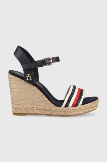 Sandále Tommy Hilfiger CORPORATE WEDGE dámske, tmavomodrá farba, na kline, FW0FW07086