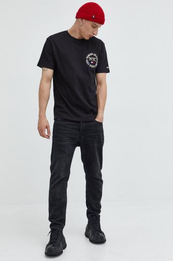 Bavlnené tričko Tommy Jeans čierna farba, s nášivkou