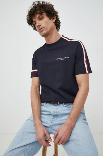 Bavlnené tričko Tommy Hilfiger tmavomodrá farba, s nášivkou