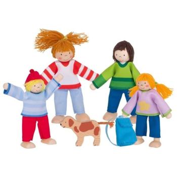 Drevené bábiky na výlete Doll family