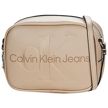 Calvin Klein Jeans  Tašky cez rameno SCULPTED CAMERA BAG18 MONO  Šedá