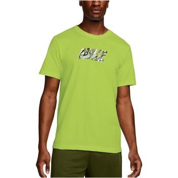 Nike  Tričká s krátkym rukávom CAMISETA   Dri-FIT Sport Clash HOMBRE DM6236  Zelená