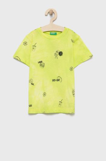 Detské bavlnené tričko United Colors of Benetton zelená farba, vzorovaný