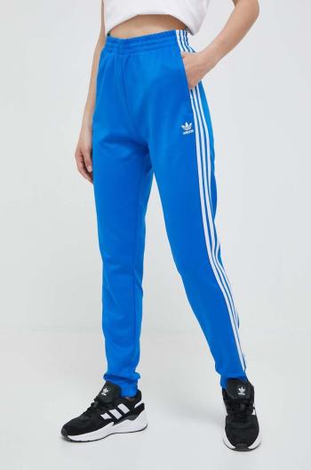 Tepláky adidas Originals s nášivkou