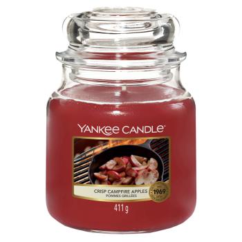 YANKEE CANDLE Classic Vonná sviečka stredná Crisp Campfire Apples 411 g
