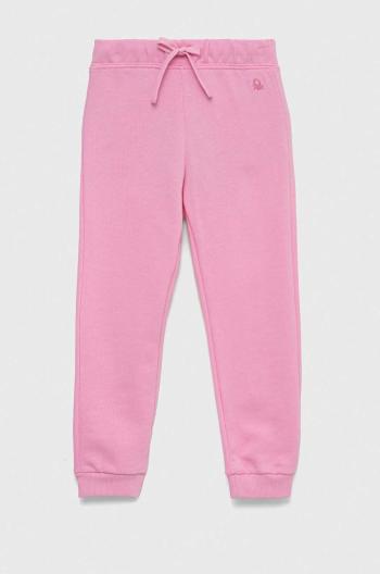 Detské bavlnené nohavice United Colors of Benetton ružová farba, jednofarebné