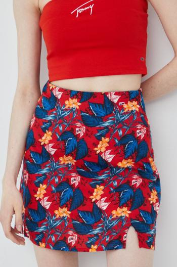 Sukňa Tommy Jeans červená farba, mini, áčkový strih