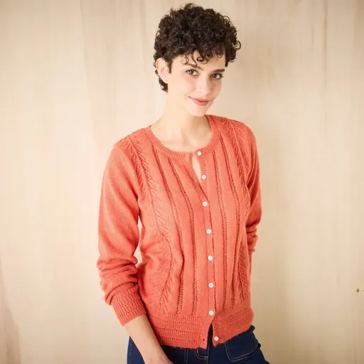 Sveter s ažúrovým vzorom