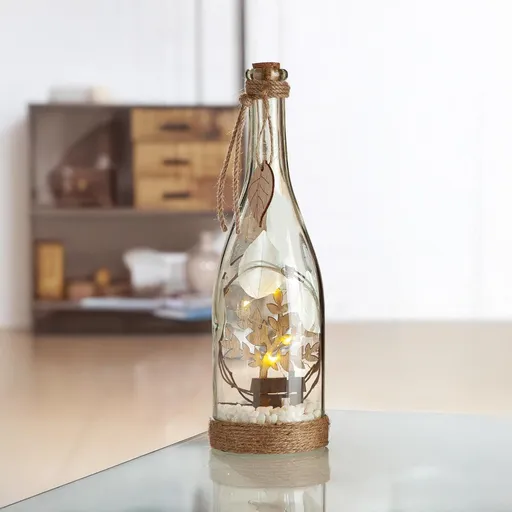 Gilde LED dekorace Vzkaz v láhvi - Hnědý domek