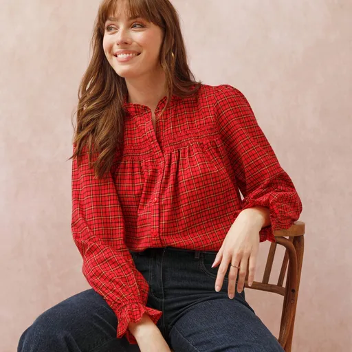 Kockovaná blúzka s volánikom a žabkovaním
